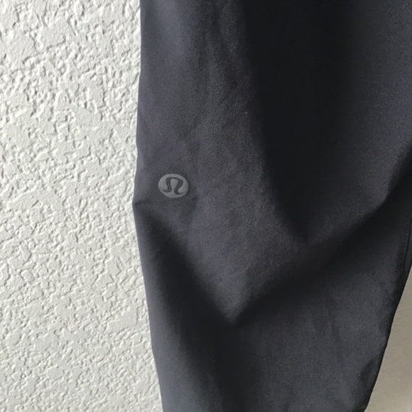 Lululemon Go Keepsake Jogger Pleated Tapered Elastic Waist Office Black Pant 6 - Picture 9 of 10